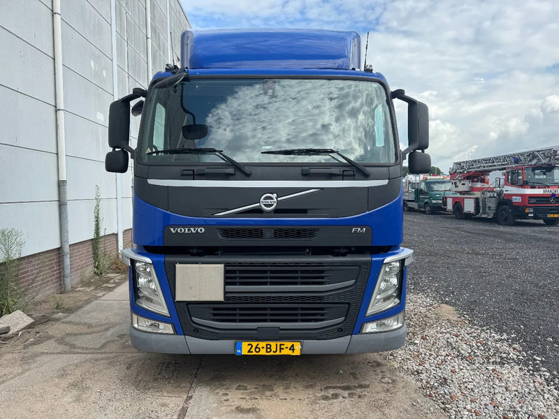 Volvo FM 330 4X2 EURO 6 TÜV TILL 02-2026 - Tracteur routier: photos 2 Volvo FM 330 4X2 EURO 6 TÜV TILL 02-2026 - Tracteur routier: photos 2