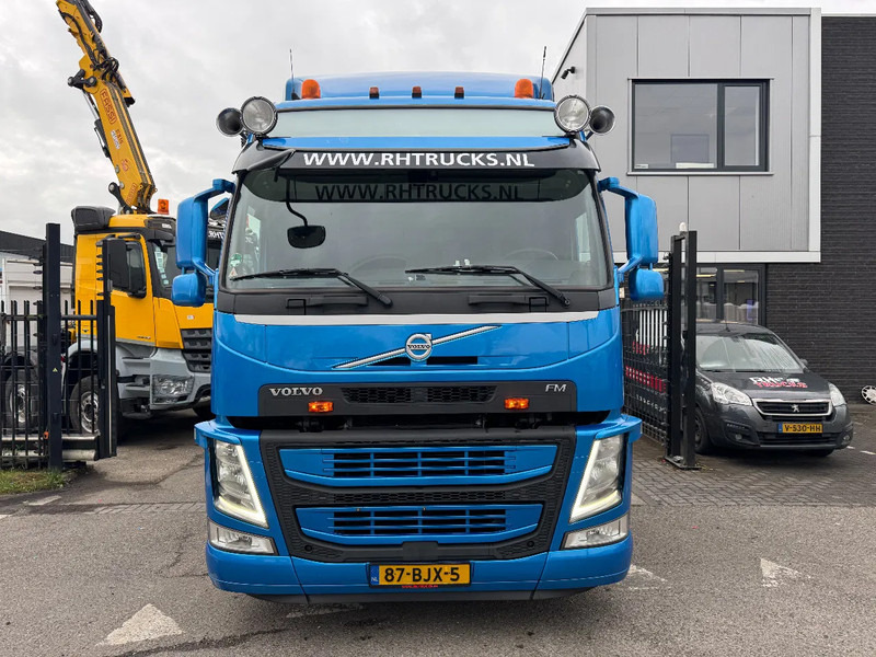 Volvo FM 370 4X2 SPOILERS EURO 6 SKIRTS HOLLAND TRUCK TÜV TILL 09-2025 - Tracteur routier: photos 2 Volvo FM 370 4X2 SPOILERS EURO 6 SKIRTS HOLLAND TRUCK TÜV TILL 09-2025 - Tracteur routier: photos 2