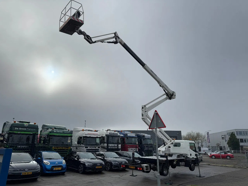 Nissan Cabstar 35.12 + ISOLI 21 METER AERIAL PLATFORM - Véhicule utilitaire: photos 5 Nissan Cabstar 35.12 + ISOLI 21 METER AERIAL PLATFORM - Véhicule utilitaire: photos 5
