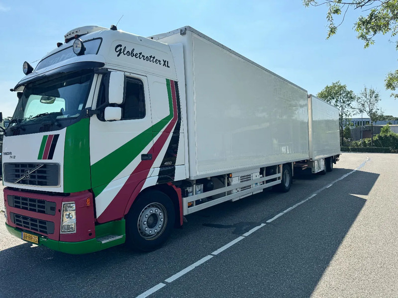 Volvo FH 12.420 4X2 EURO 3+ BURG HANGER + THERMO KING + DHOLLANDIA LIFT - Camion frigorifique: photos 2 Volvo FH 12.420 4X2 EURO 3+ BURG HANGER + THERMO KING + DHOLLANDIA LIFT - Camion frigorifique: photos 2