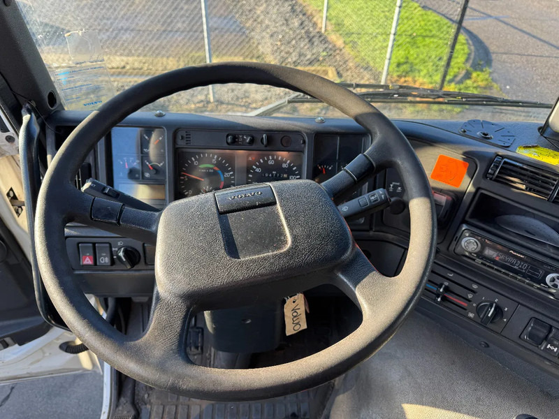 Camion plateau, Camion grue Volvo FM 12.340 6X2 - EURO 3 + PALFINGER PK15002 + LIFT/STEERING AXLE: photos 19