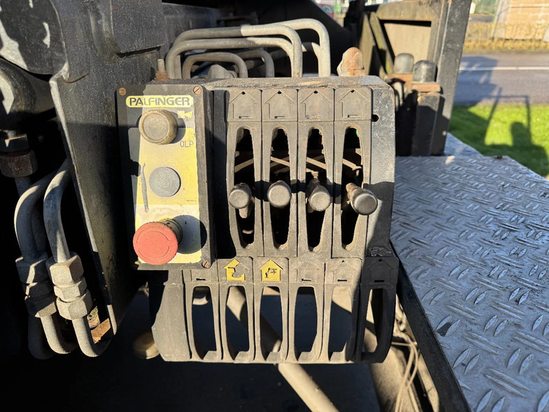 Camion plateau, Camion grue Volvo FM 12.340 6X2 - EURO 3 + PALFINGER PK15002 + LIFT/STEERING AXLE: photos 11