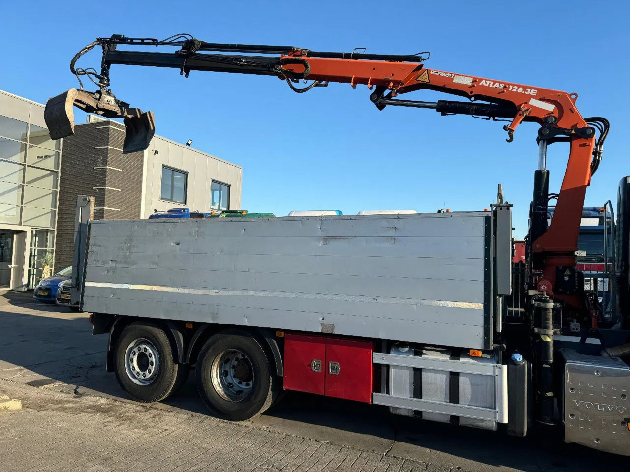 Volvo FM 330 6X2 - EURO 5 + ATLAS 126.3E A2 + REMOTE + - Camion benne, Camion grue: photos 3 Volvo FM 330 6X2 - EURO 5 + ATLAS 126.3E A2 + REMOTE + - Camion benne, Camion grue: photos 3