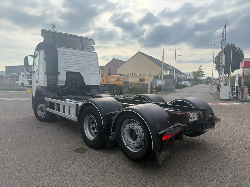 Volvo FM 330 FM 330 6X2 GESTUURD MET KM 235315 - Châssis cabine: photos 2 Volvo FM 330 FM 330 6X2 GESTUURD MET KM 235315 - Châssis cabine: photos 2