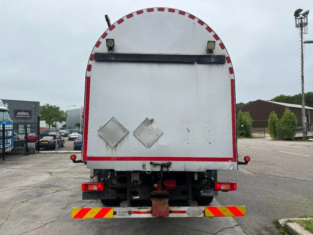 Volvo FM 440 6X2 + CHEMIE TANK - 15.000 L - 4 COMP. / - Camion citerne: photos 5 Volvo FM 440 6X2 + CHEMIE TANK - 15.000 L - 4 COMP. / - Camion citerne: photos 5