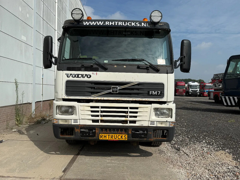 Volvo FM 7.290 4X2 - EURO 2 + MANUAL GEARBOX - Camion plateau: photos 2 Volvo FM 7.290 4X2 - EURO 2 + MANUAL GEARBOX - Camion plateau: photos 2
