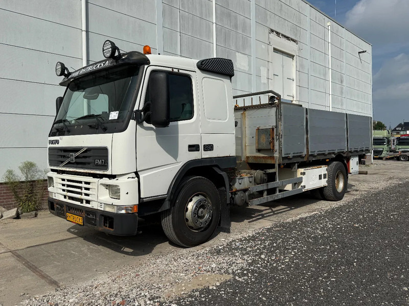 Volvo FM 7.290 4X2 - EURO 2 + MANUAL GEARBOX - Camion plateau: photos 1 Volvo FM 7.290 4X2 - EURO 2 + MANUAL GEARBOX - Camion plateau: photos 1