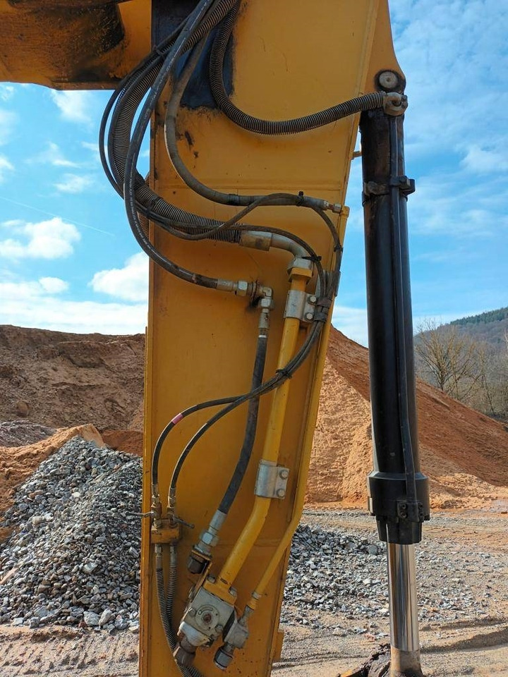 CAT 323 DL - Pelle sur chenille: photos 5 CAT 323 DL - Pelle sur chenille: photos 5