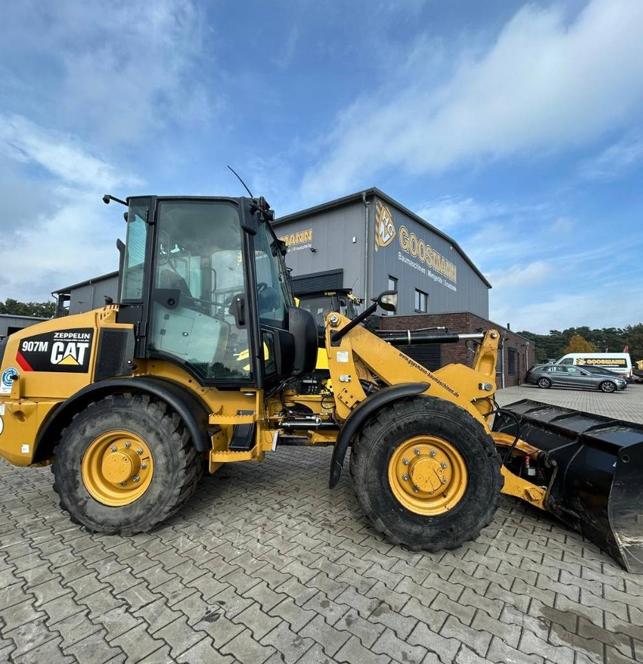 CAT 907 M - Chargeuse sur pneus: photos 1 CAT 907 M - Chargeuse sur pneus: photos 1