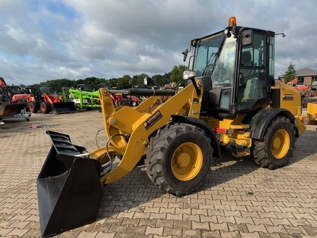 CAT 908 - Chargeuse sur pneus: photos 3 CAT 908 - Chargeuse sur pneus: photos 3