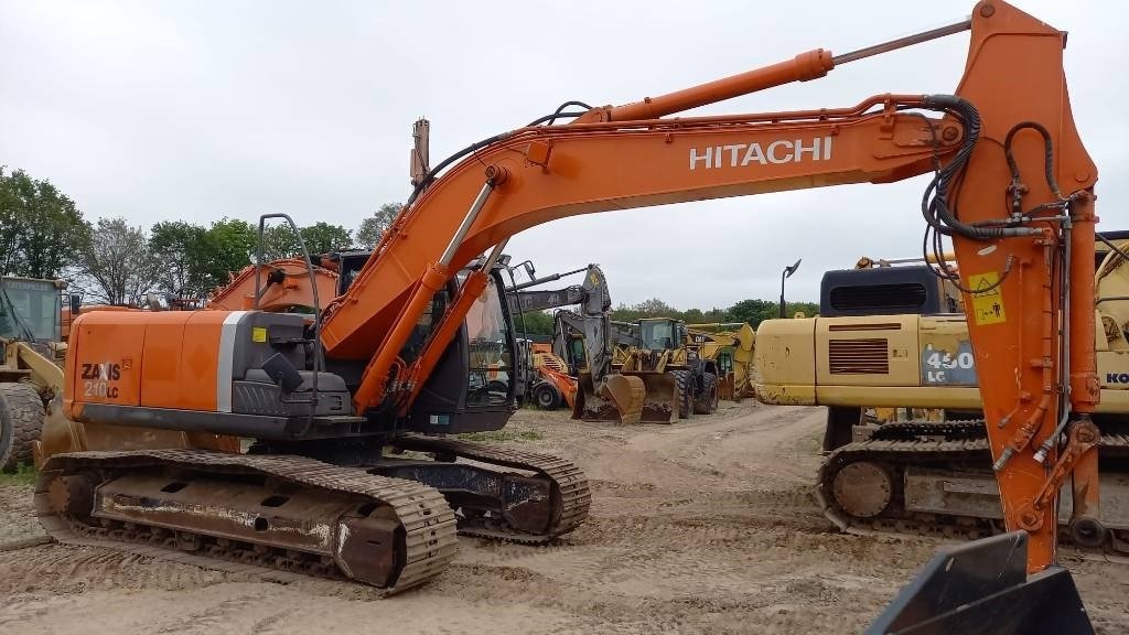 Hitachi ZX 210 LC-3 - Pelle sur chenille: photos 3 Hitachi ZX 210 LC-3 - Pelle sur chenille: photos 3