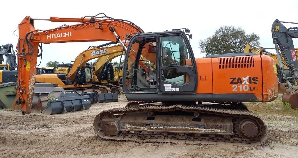 Hitachi ZX 210 LC-3 - Pelle sur chenille: photos 1 Hitachi ZX 210 LC-3 - Pelle sur chenille: photos 1