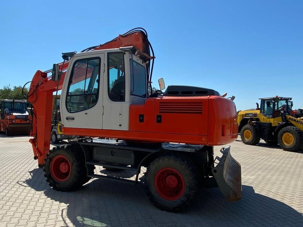 Liebherr A 900 C - Pelle sur pneus: photos 1 Liebherr A 900 C - Pelle sur pneus: photos 1
