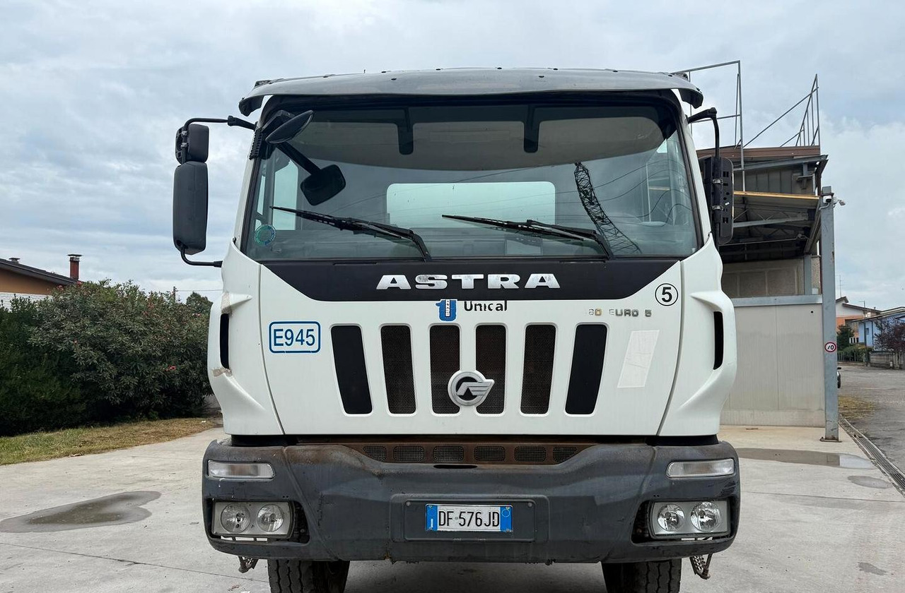 Autobetoniera Astra HD8 84 48 EURO 5 - Camion malaxeur: photos 2 Autobetoniera Astra HD8 84 48 EURO 5 - Camion malaxeur: photos 2