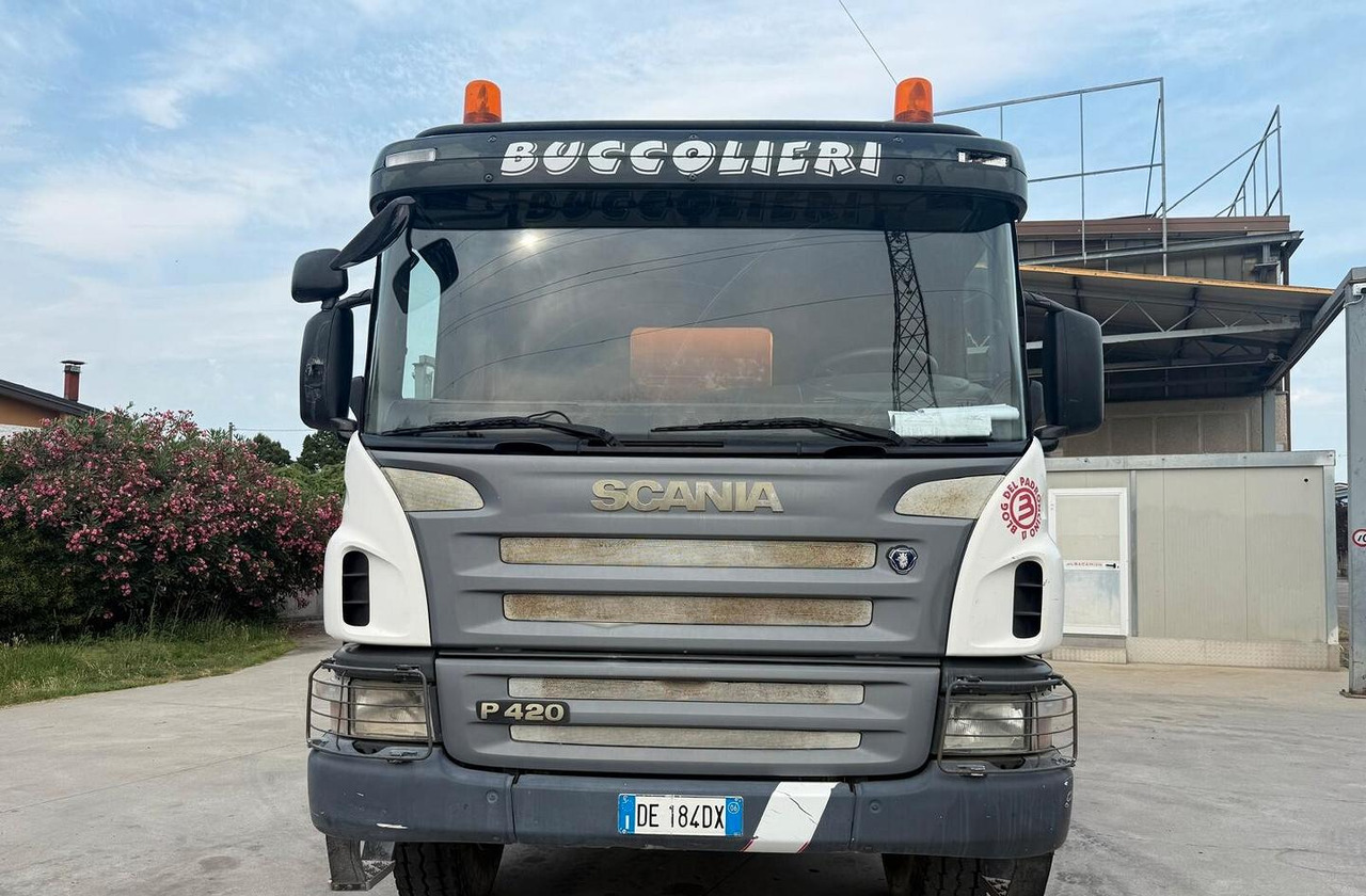 Autobetoniera Scania 420 4 assi - Camion malaxeur: photos 2 Autobetoniera Scania 420 4 assi - Camion malaxeur: photos 2