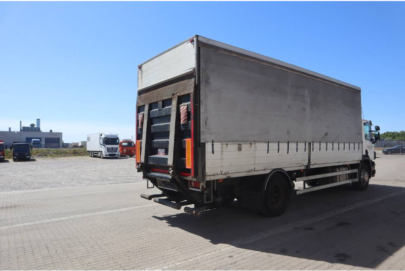 Scania P 94-230 Curtainsider/Plane/Gardin - Camion à rideaux coulissants: photos 3 Scania P 94-230 Curtainsider/Plane/Gardin - Camion à rideaux coulissants: photos 3