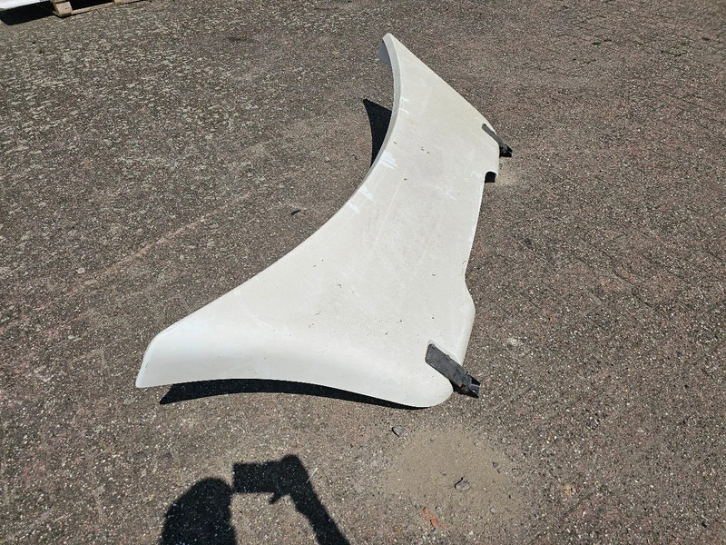 MAN Dak spoiler 81.62910-0131 - Aérodynamique/ Spoilers pour Camion: photos 2 MAN Dak spoiler 81.62910-0131 - Aérodynamique/ Spoilers pour Camion: photos 2