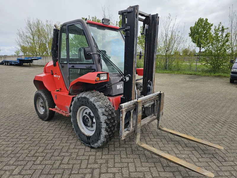 Manitou M 30-2 4ST3B - Chariot tout terrain: photos 5 Manitou M 30-2 4ST3B - Chariot tout terrain: photos 5