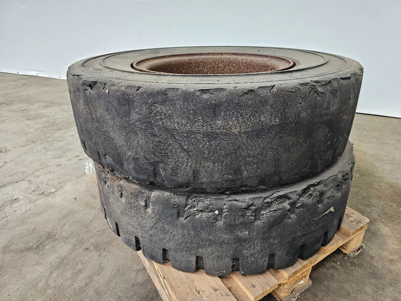 Michelin FULL RUBBER - 315/80R22.5 - Pneu pour Camion: photos 5 Michelin FULL RUBBER - 315/80R22.5 - Pneu pour Camion: photos 5