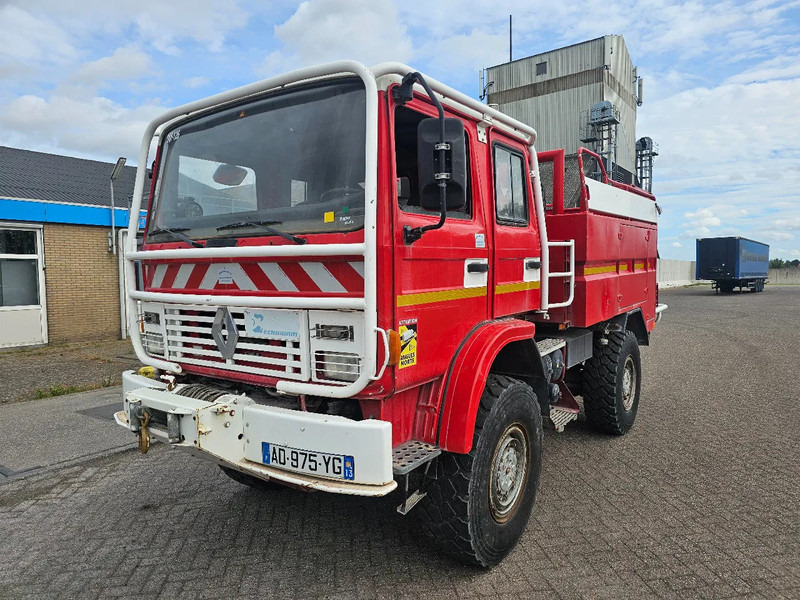 Renault M210 40BCA230 - Camion de pompier: photos 1 Renault M210 40BCA230 - Camion de pompier: photos 1
