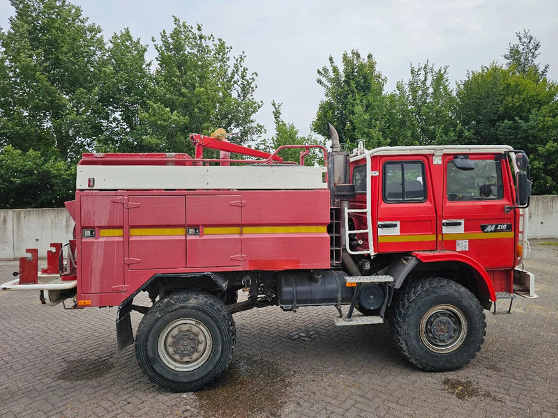 Renault M210 Arbois 3500L - Hydraulic winch - Camion de pompier: photos 4 Renault M210 Arbois 3500L - Hydraulic winch - Camion de pompier: photos 4
