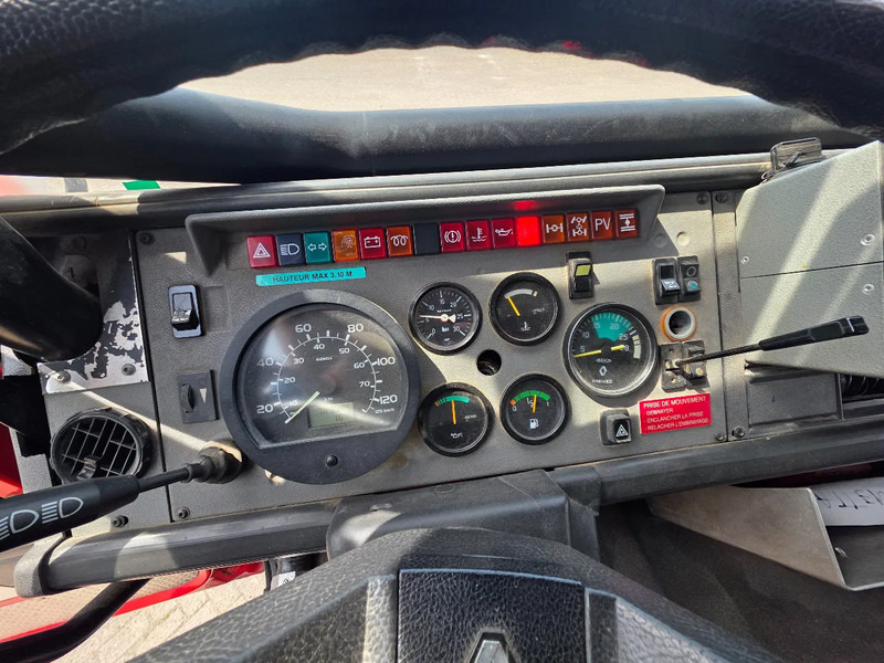 Camion de pompier Renault M210 M210: photos 12