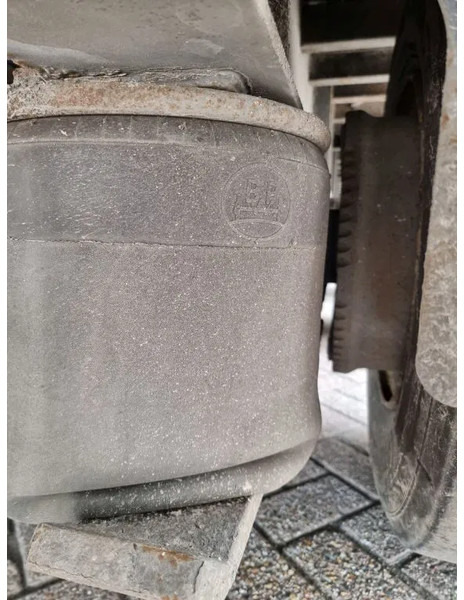 Remorque plateau Van Hool 13.60 M LONG - 1 M HIGH - SUPER SINGLE TIRES - DRUM BRAKES: photos 17