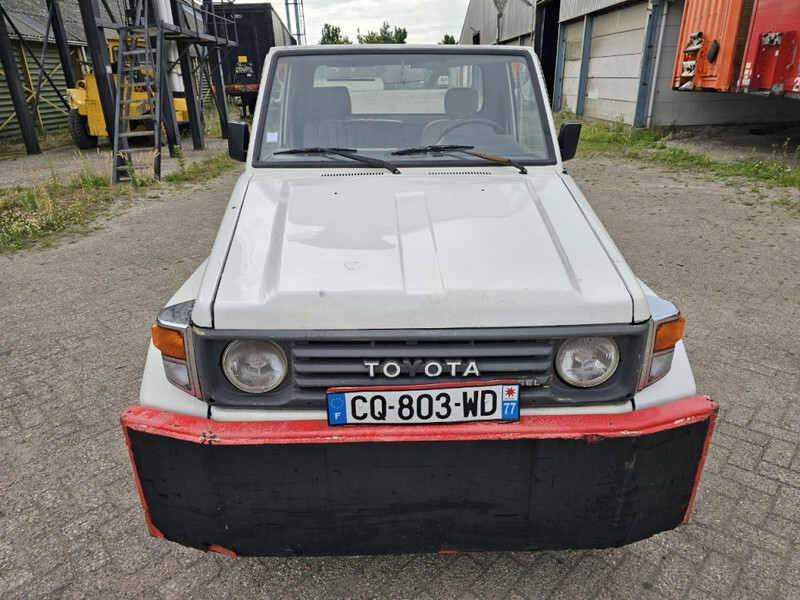 Toyota Land Cruiser LB71MOD - Véhicule utilitaire: photos 2 Toyota Land Cruiser LB71MOD - Véhicule utilitaire: photos 2