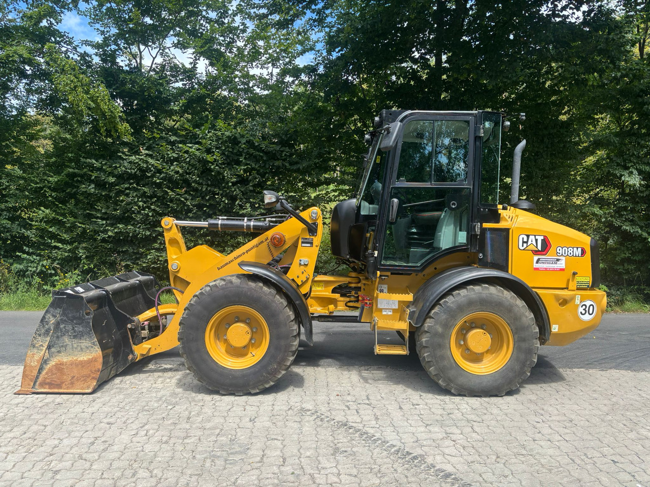CATERPILLAR 908 M - Chargeuse sur pneus: photos 1 CATERPILLAR 908 M - Chargeuse sur pneus: photos 1