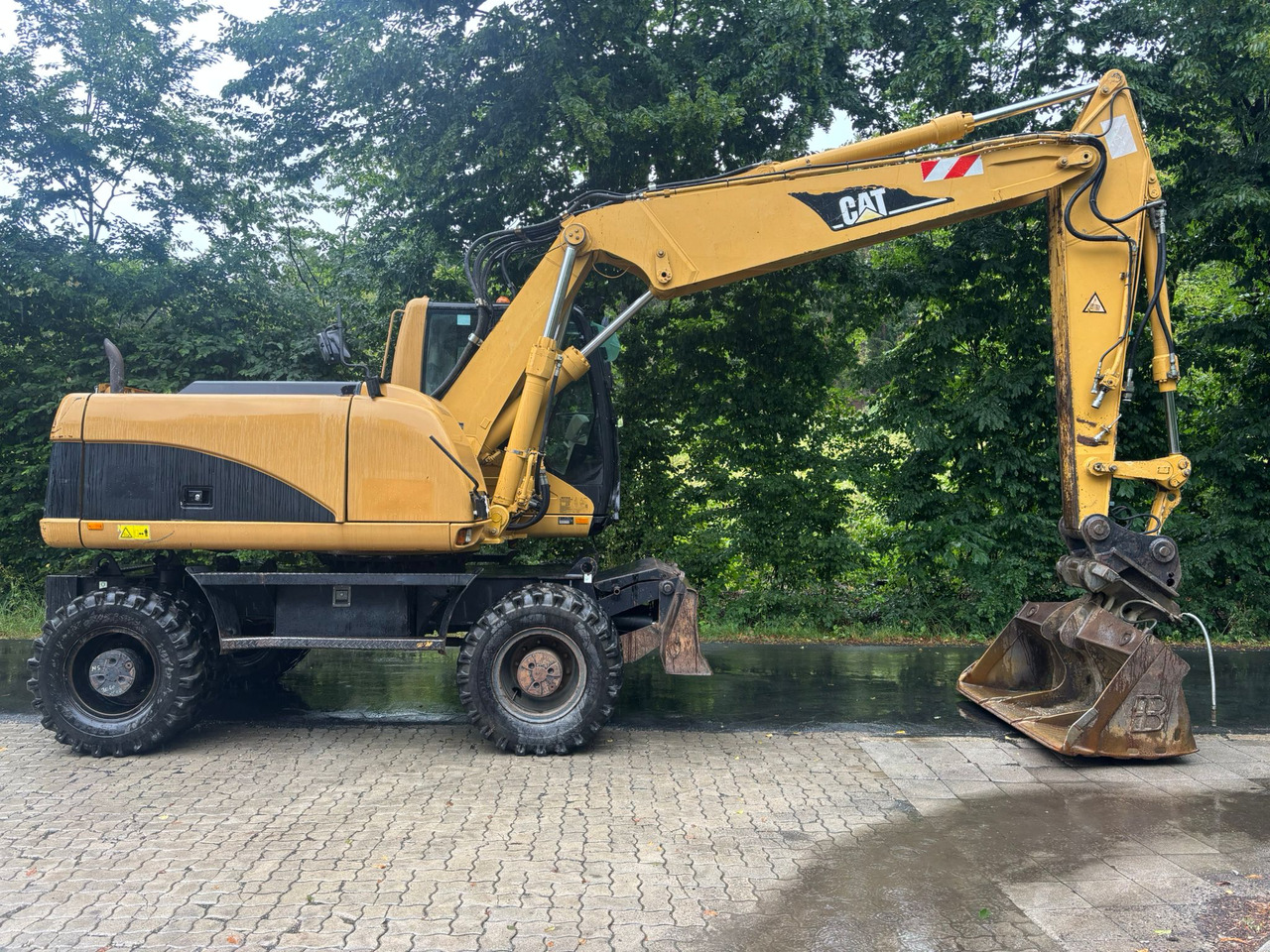 CATERPILLAR M 316 C - Pelle sur pneus: photos 2 CATERPILLAR M 316 C - Pelle sur pneus: photos 2