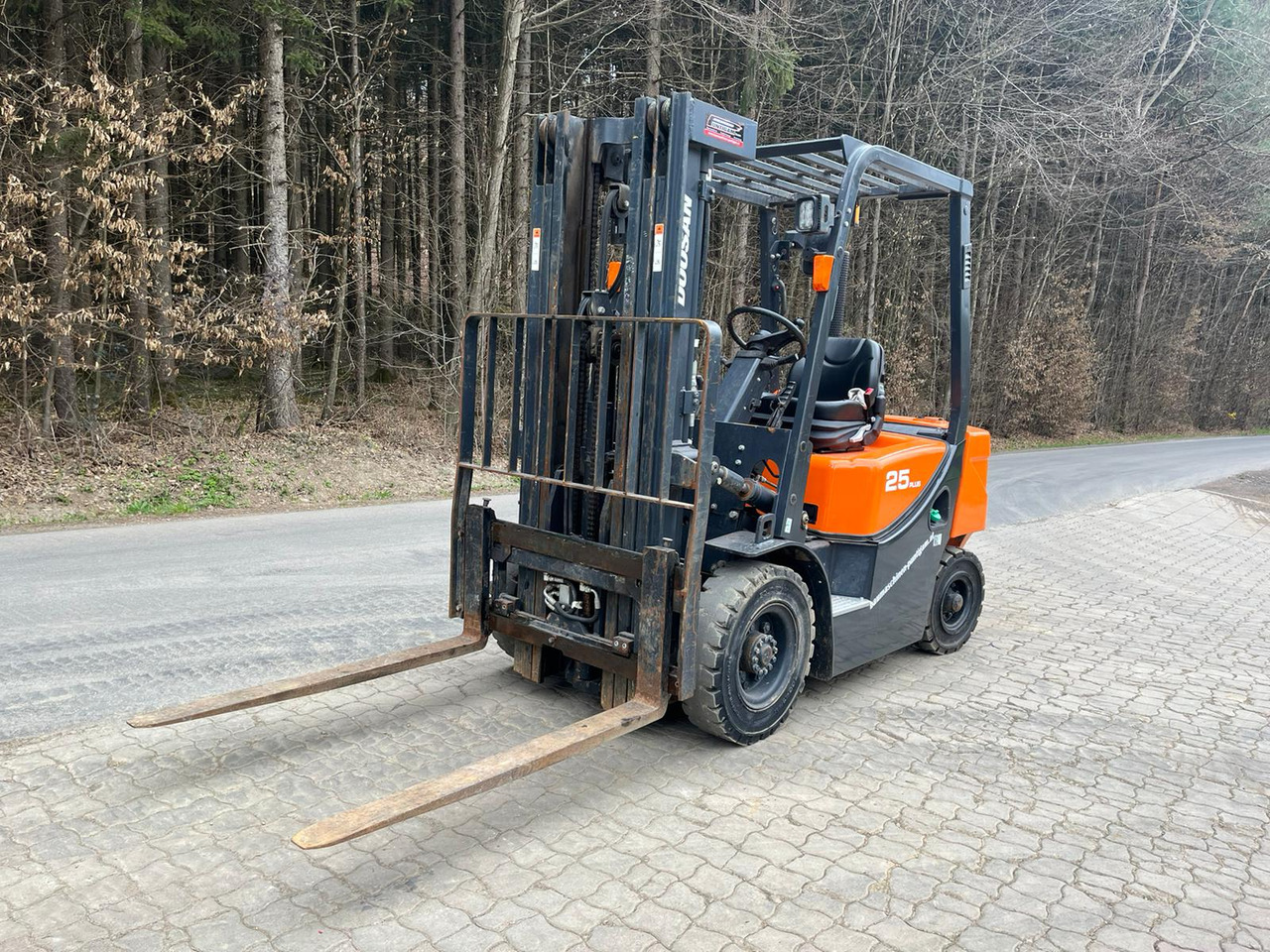 Doosan D 25 GP - Chariot élévateur diesel: photos 3 Doosan D 25 GP - Chariot élévateur diesel: photos 3