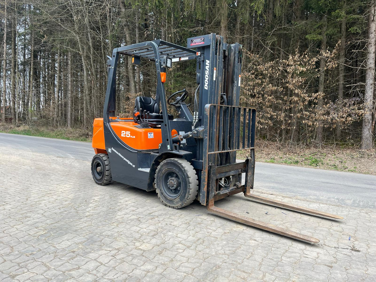 Doosan D 25 GP - Chariot élévateur diesel: photos 4 Doosan D 25 GP - Chariot élévateur diesel: photos 4