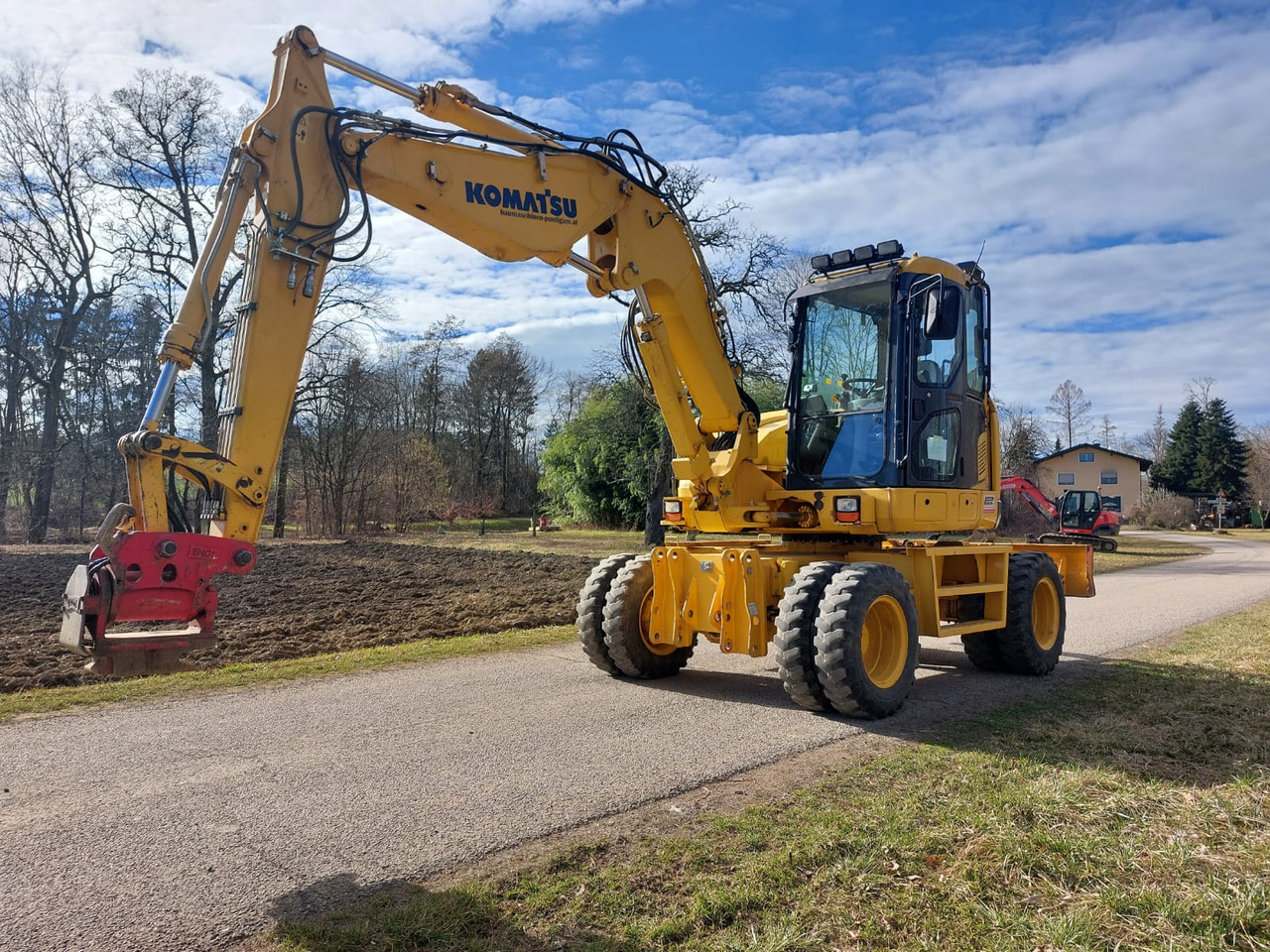 KOMATSU PW 118 MR-8 - Pelle sur pneus: photos 3 KOMATSU PW 118 MR-8 - Pelle sur pneus: photos 3