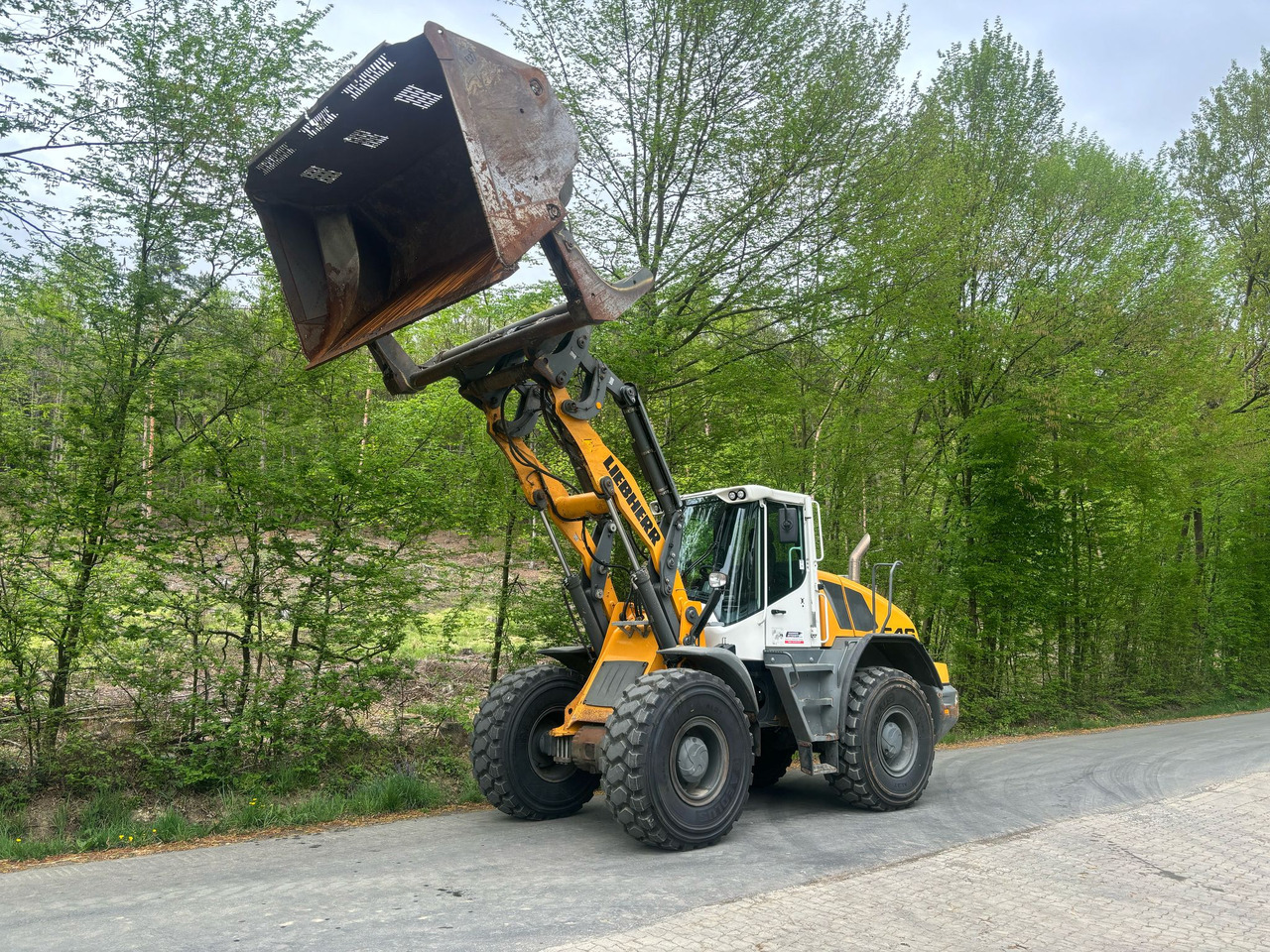 LIEBHERR L 546 - Chargeuse sur pneus: photos 3 LIEBHERR L 546 - Chargeuse sur pneus: photos 3