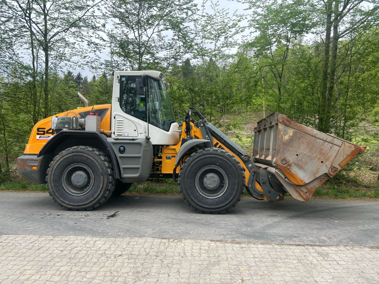 LIEBHERR L 546 - Chargeuse sur pneus: photos 2 LIEBHERR L 546 - Chargeuse sur pneus: photos 2