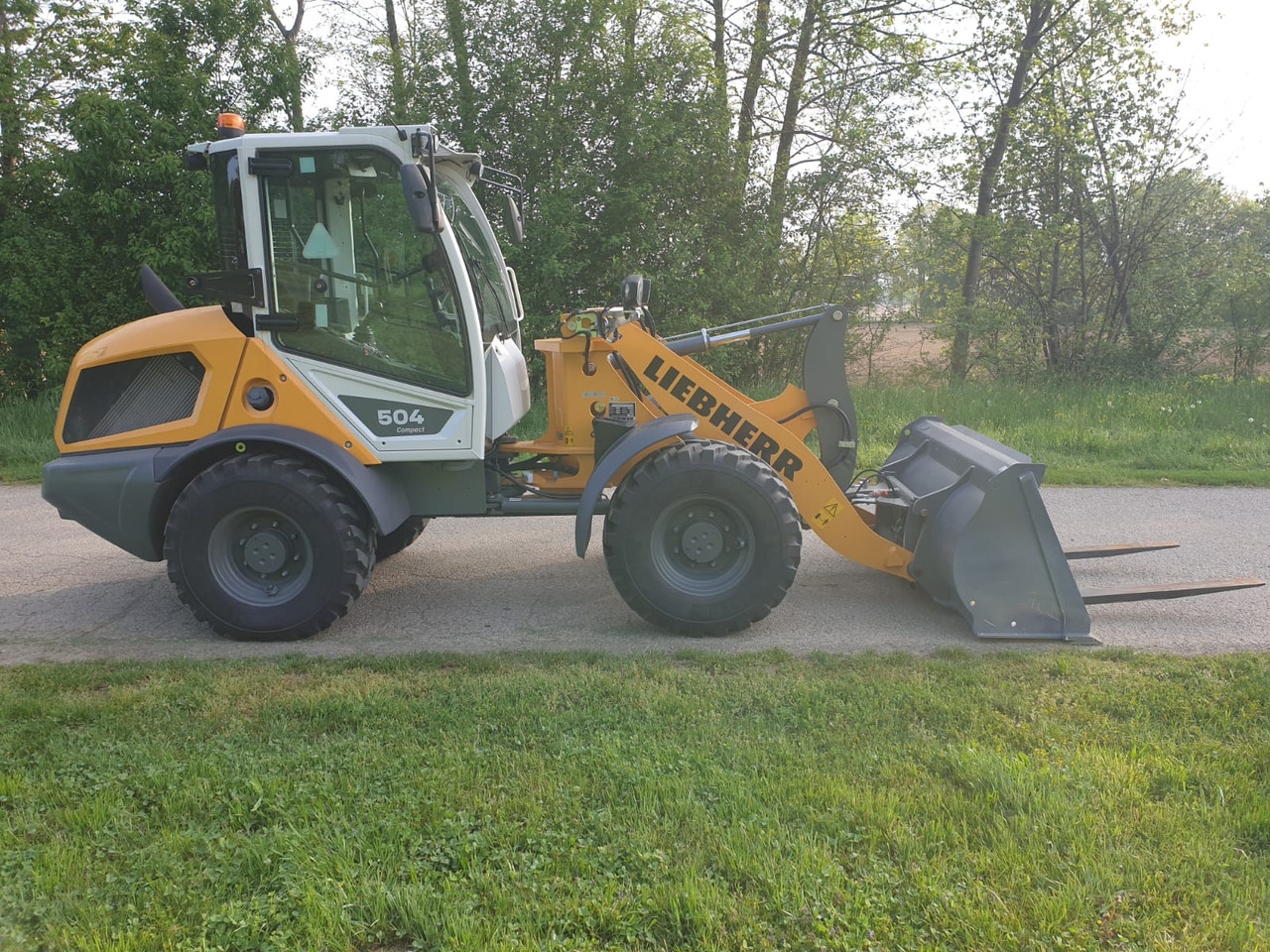 Liebherr L 504 C - Chargeuse sur pneus: photos 2 Liebherr L 504 C - Chargeuse sur pneus: photos 2