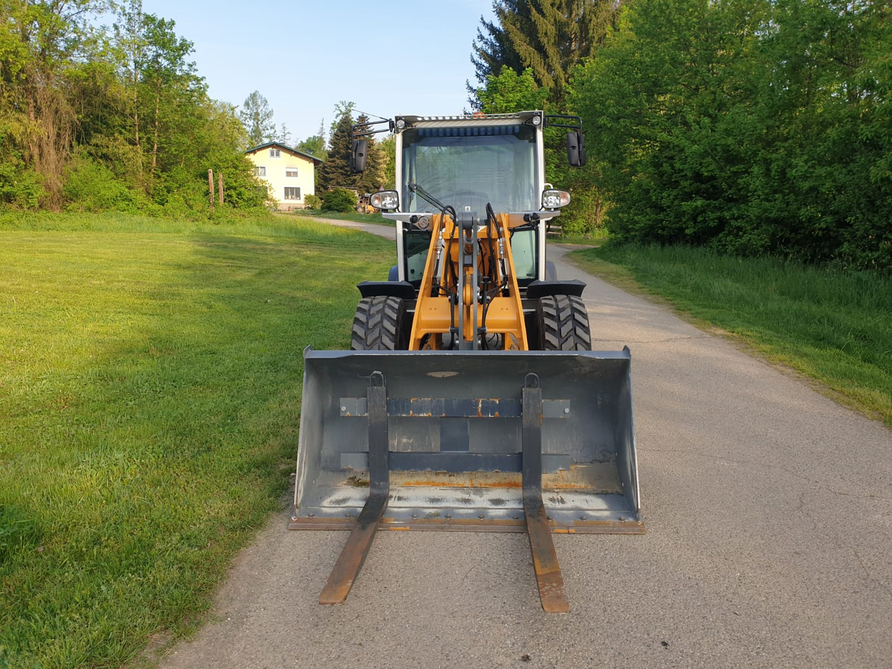 Liebherr L 504 C - Chargeuse sur pneus: photos 4 Liebherr L 504 C - Chargeuse sur pneus: photos 4