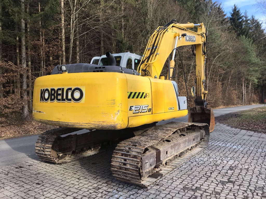NEW HOLLAND E 215 B - Pelle sur chenille: photos 5 NEW HOLLAND E 215 B - Pelle sur chenille: photos 5