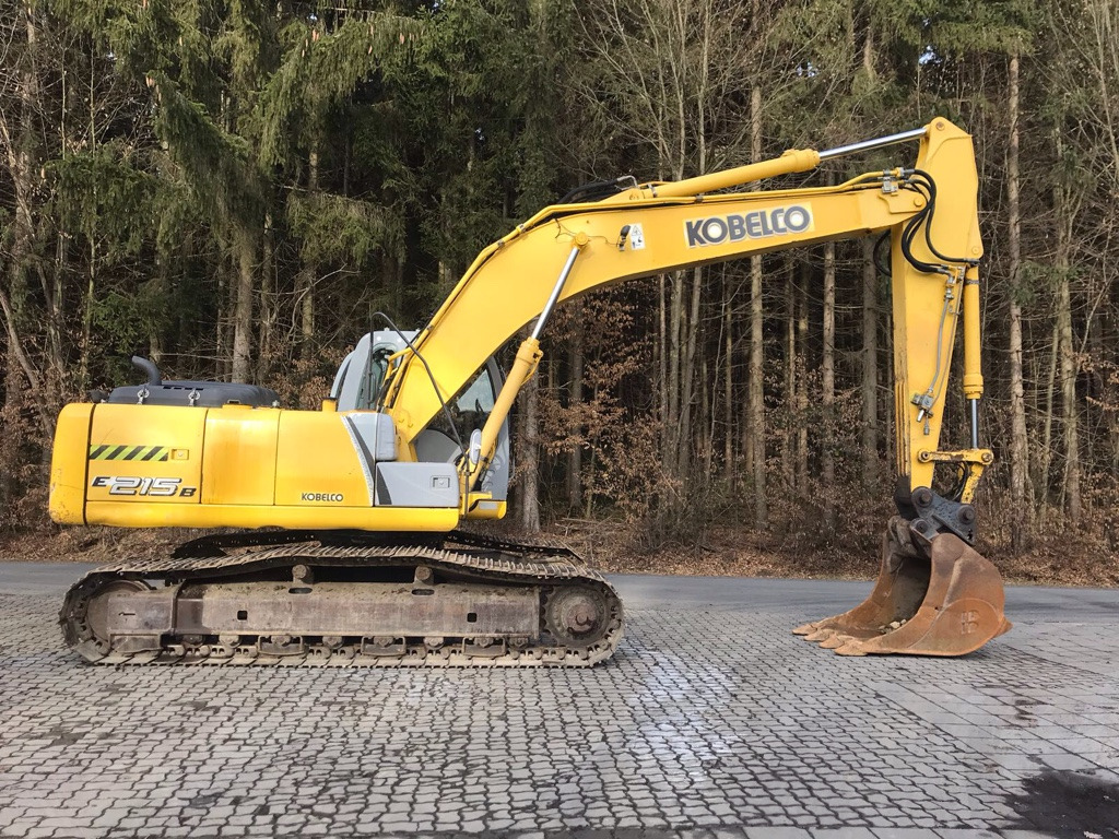NEW HOLLAND E 215 B - Pelle sur chenille: photos 2 NEW HOLLAND E 215 B - Pelle sur chenille: photos 2