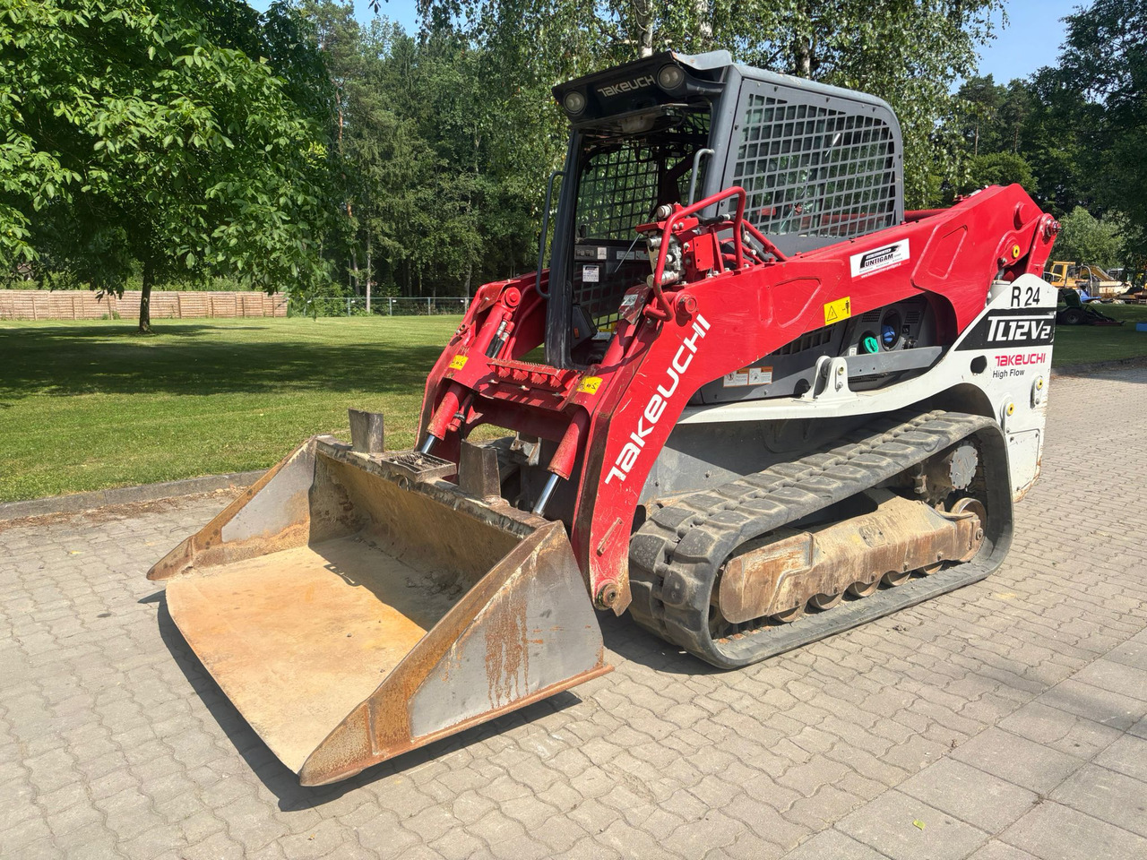 TAKEUCHI TL 12 V-2 - Chargeuse compacte sur chenilles: photos 3 TAKEUCHI TL 12 V-2 - Chargeuse compacte sur chenilles: photos 3