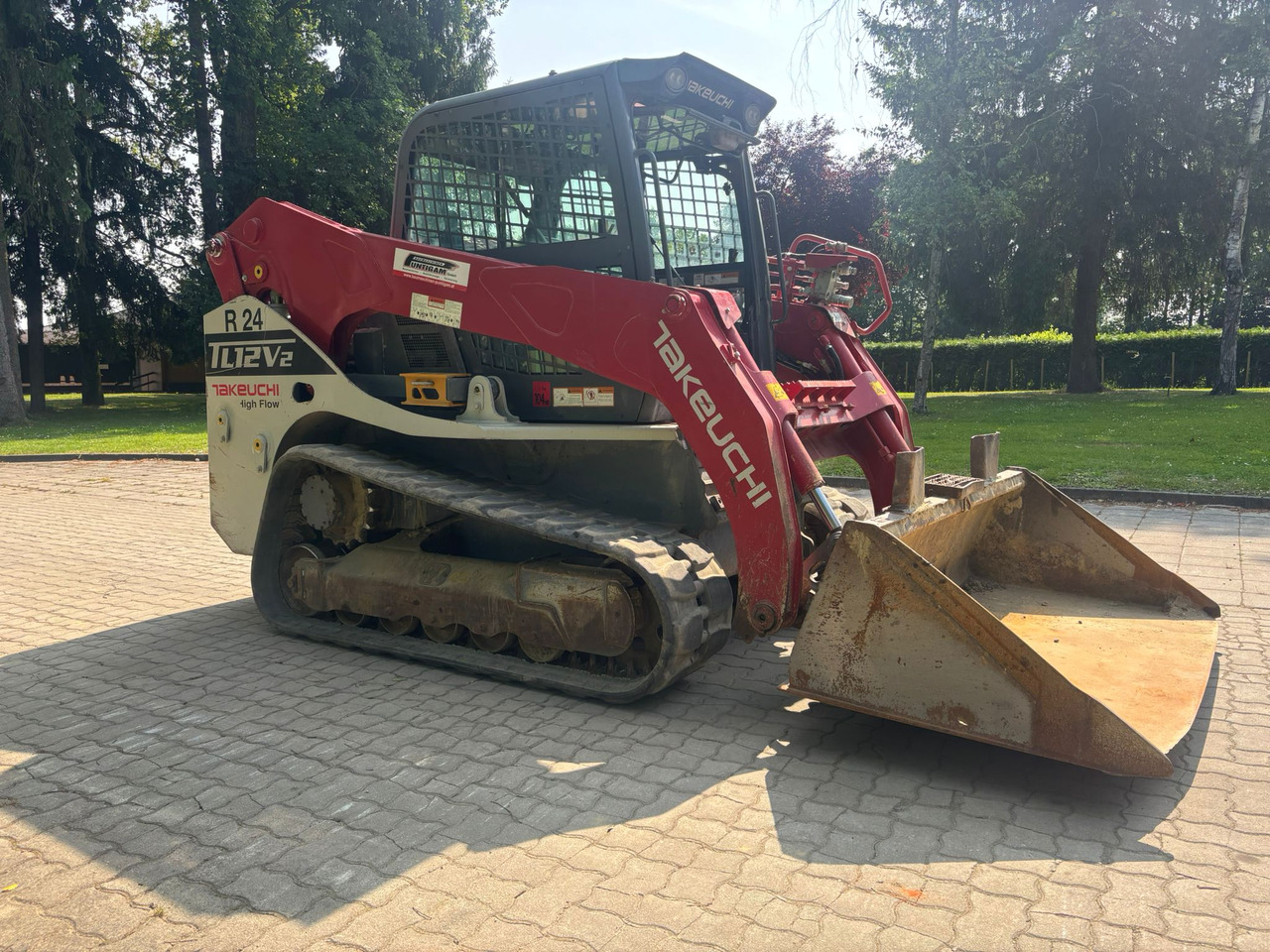 TAKEUCHI TL 12 V-2 - Chargeuse compacte sur chenilles: photos 4 TAKEUCHI TL 12 V-2 - Chargeuse compacte sur chenilles: photos 4