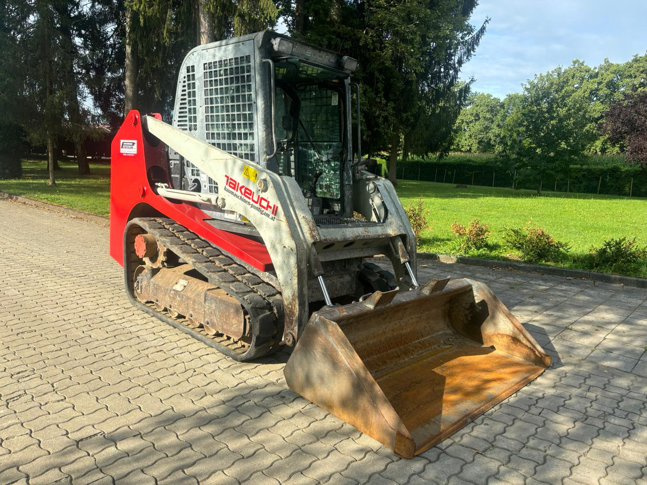 TAKEUCHI TL 230 - Mini chargeuse: photos 4 TAKEUCHI TL 230 - Mini chargeuse: photos 4