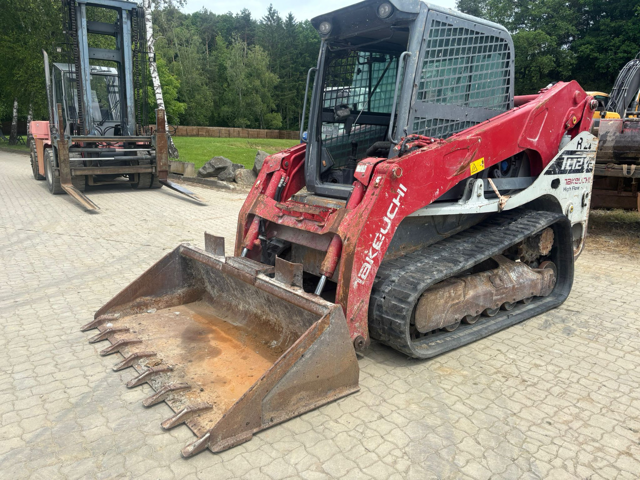 Takeuchi TL 12 V-2 - Engine defektive - Mini chargeuse: photos 3 Takeuchi TL 12 V-2 - Engine defektive - Mini chargeuse: photos 3