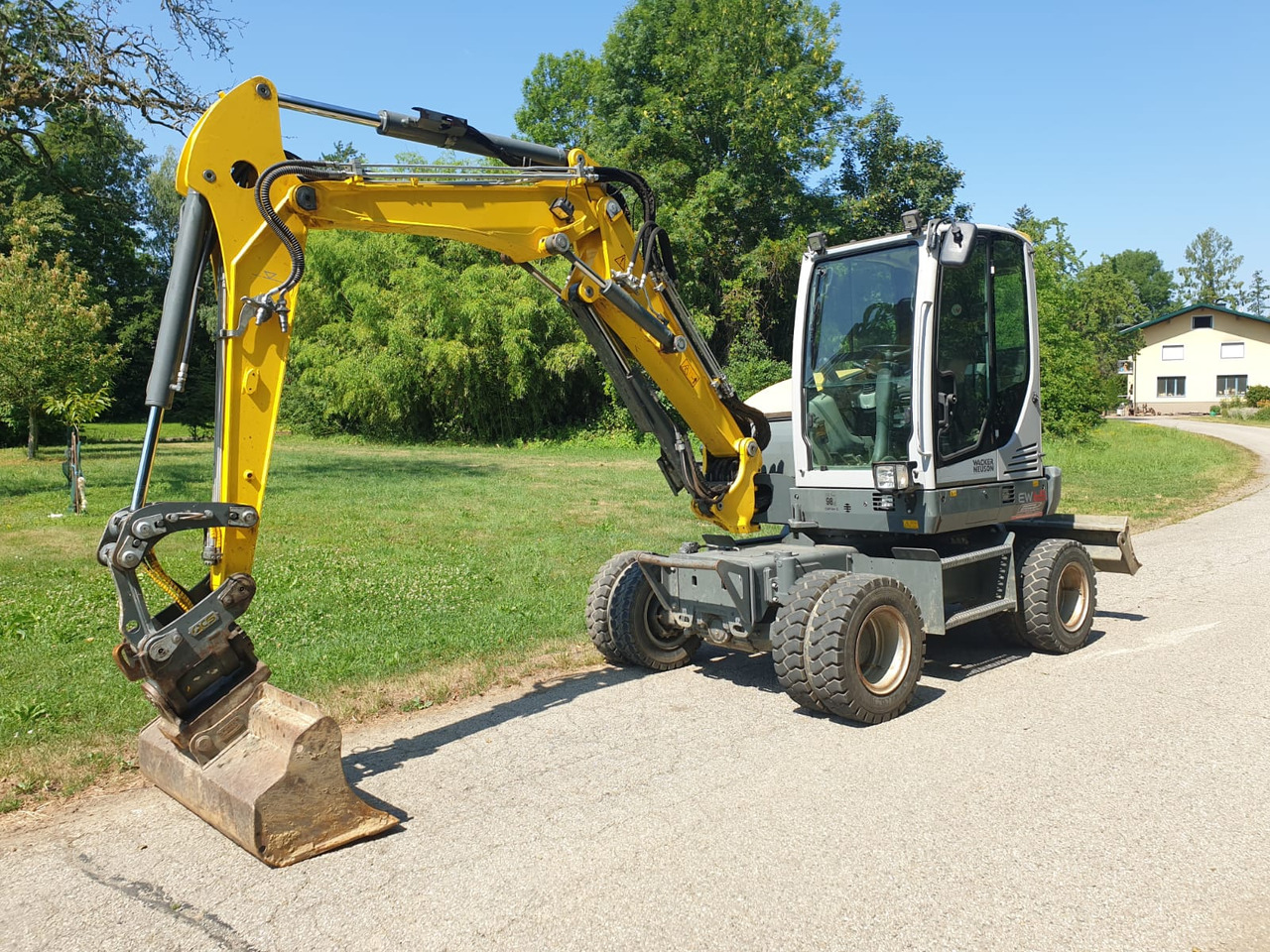 WACKER Neuson EW 65 - Pelle sur pneus: photos 3 WACKER Neuson EW 65 - Pelle sur pneus: photos 3