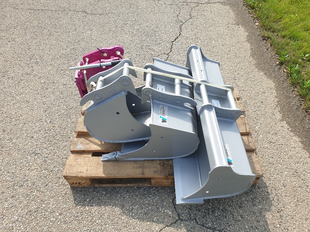 Winkelbauer Winkelbauer bucket package for 1.5t mini excavator - Godet pour pelle pour Mini pelle: photos 1 Winkelbauer Winkelbauer bucket package for 1.5t mini excavator - Godet pour pelle pour Mini pelle: photos 1