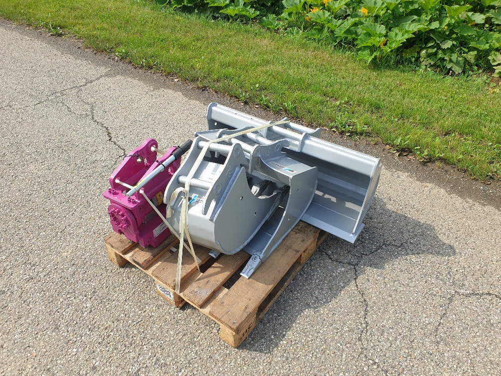 Winkelbauer Winkelbauer bucket package for 1.5t mini excavator - Godet pour pelle pour Mini pelle: photos 5 Winkelbauer Winkelbauer bucket package for 1.5t mini excavator - Godet pour pelle pour Mini pelle: photos 5