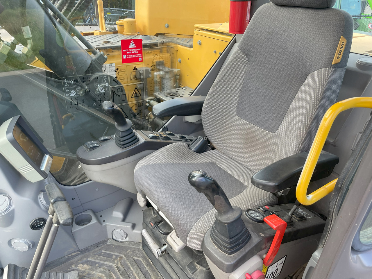 VOLVO ECR145D - Pelle sur chenille: photos 5 VOLVO ECR145D - Pelle sur chenille: photos 5