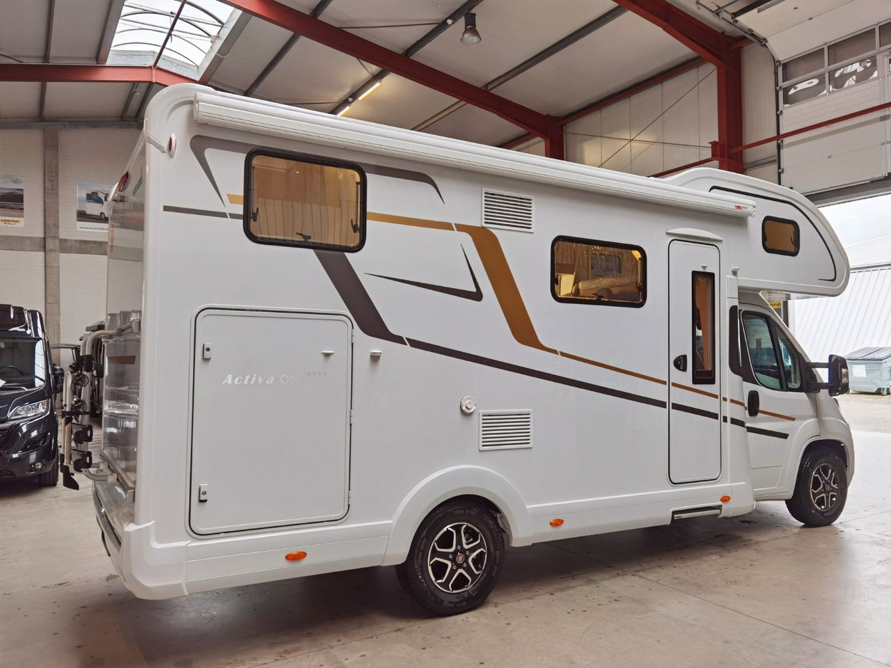 Eura Mobil ACTIVA ONE 690 HB / 180PS-40H MAXI/ PANORAMADACH - Camping-car capucine: photos 4 Eura Mobil ACTIVA ONE 690 HB / 180PS-40H MAXI/ PANORAMADACH - Camping-car capucine: photos 4