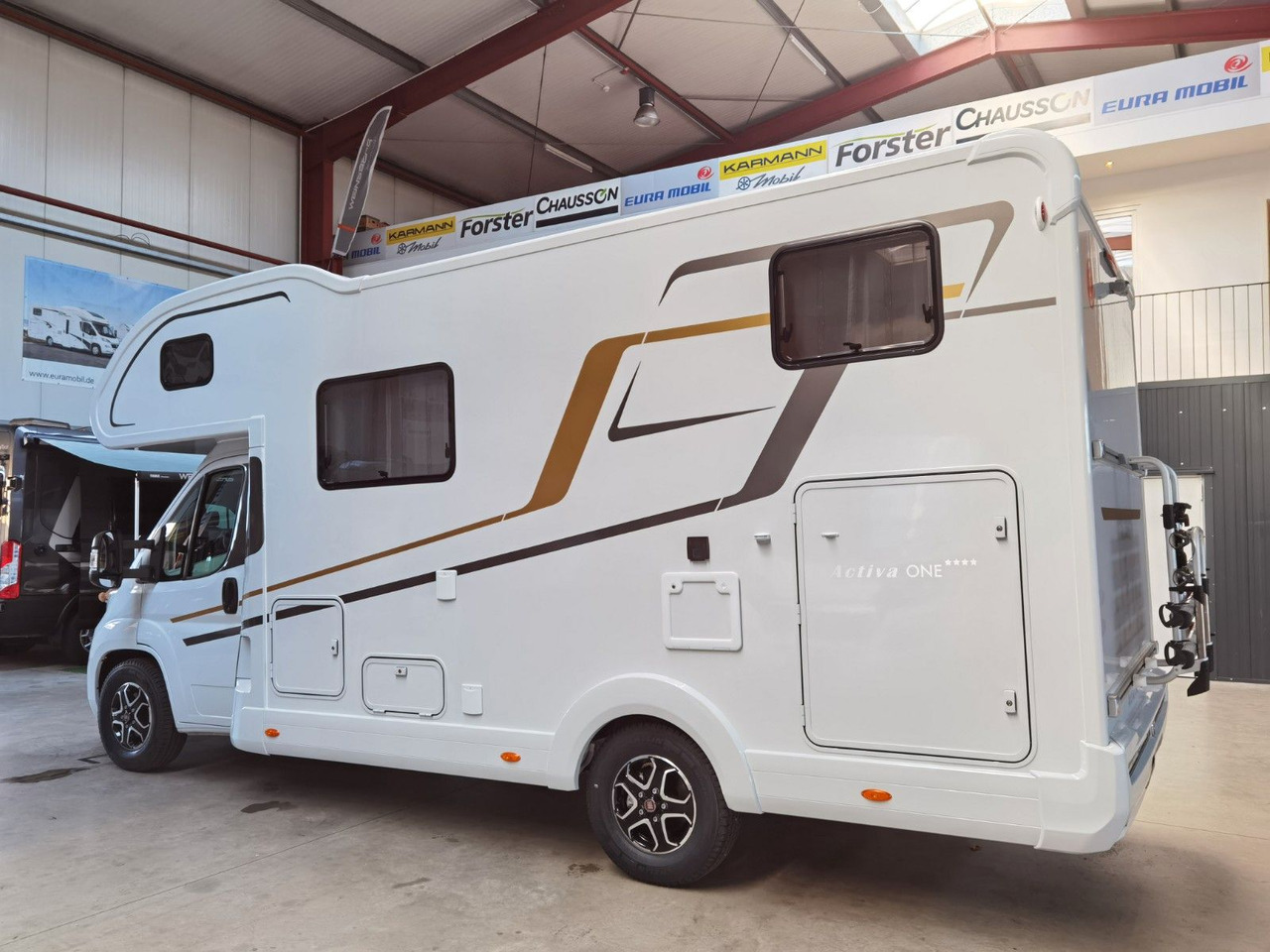 Eura Mobil ACTIVA ONE 690 HB / 180PS-9G AUTOMATIK -40H MAXI - Camping-car capucine: photos 5 Eura Mobil ACTIVA ONE 690 HB / 180PS-9G AUTOMATIK -40H MAXI - Camping-car capucine: photos 5