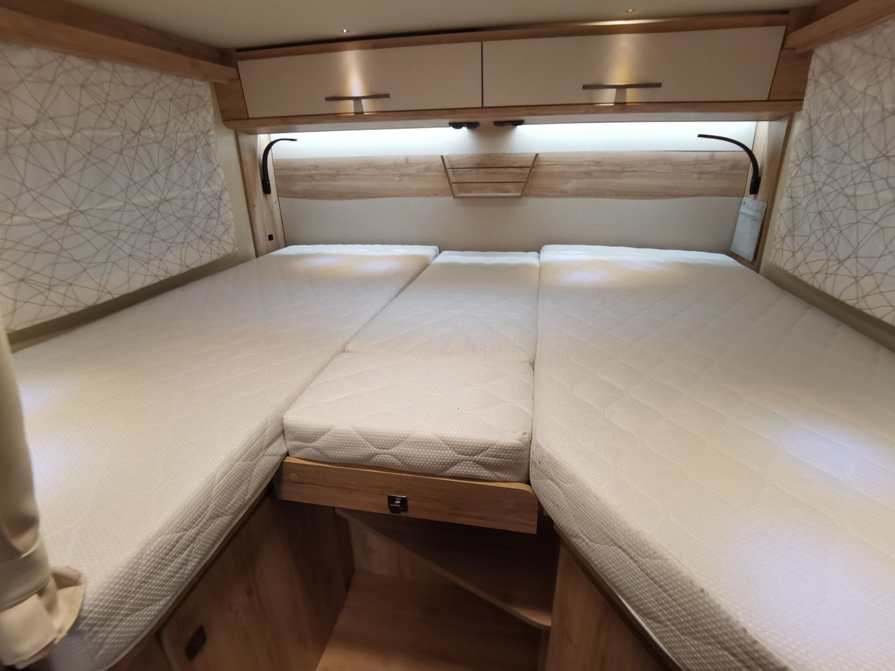 Crédit-bail  Eura Mobil PROFILA T 695 EB / 140PS/ MONDIAL / EINZELBETTEN Eura Mobil PROFILA T 695 EB / 140PS/ MONDIAL / EINZELBETTEN: photos 20